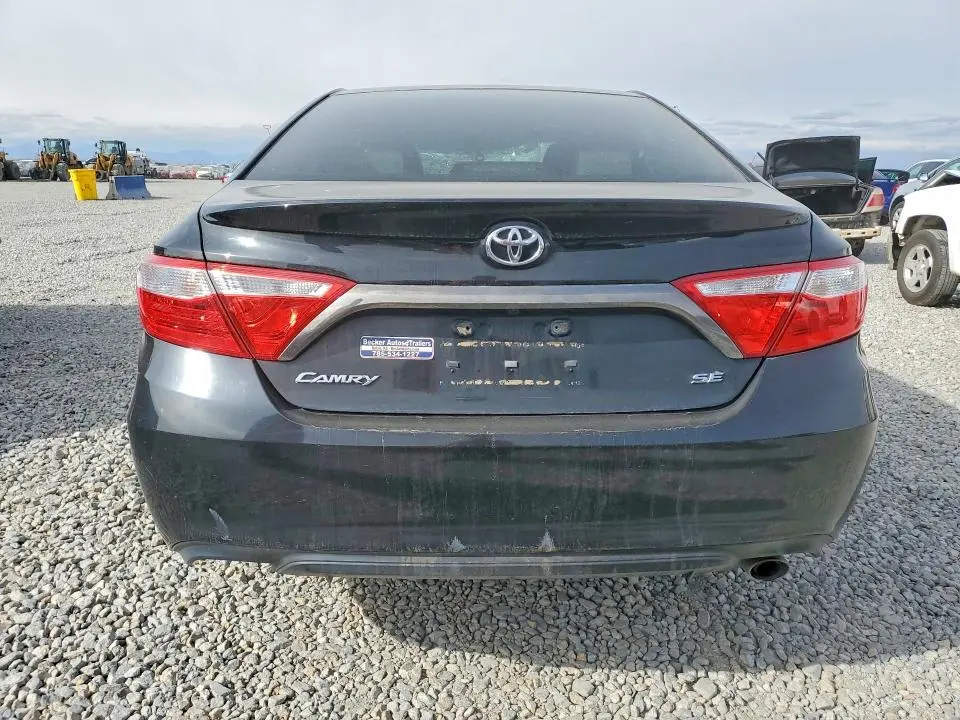 2016 TOYOTA CAMRY LE  