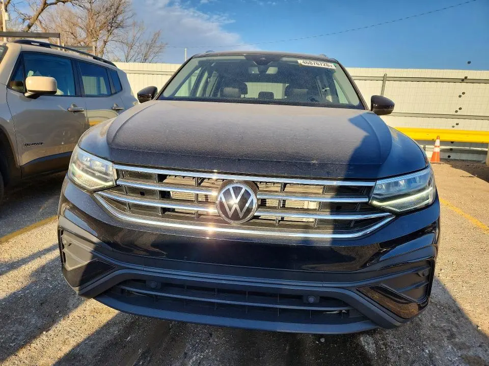 2022 VOLKSWAGEN TIGUAN SE  