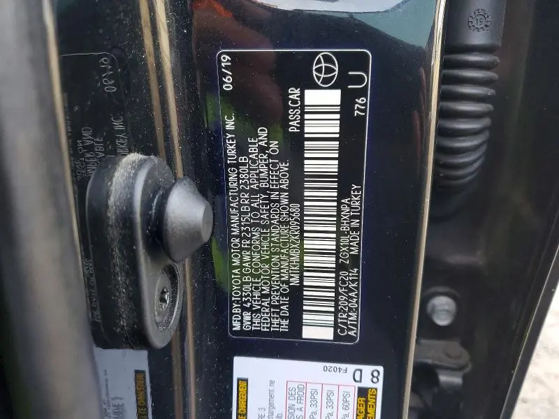 2019 TOYOTA C-HR LE  