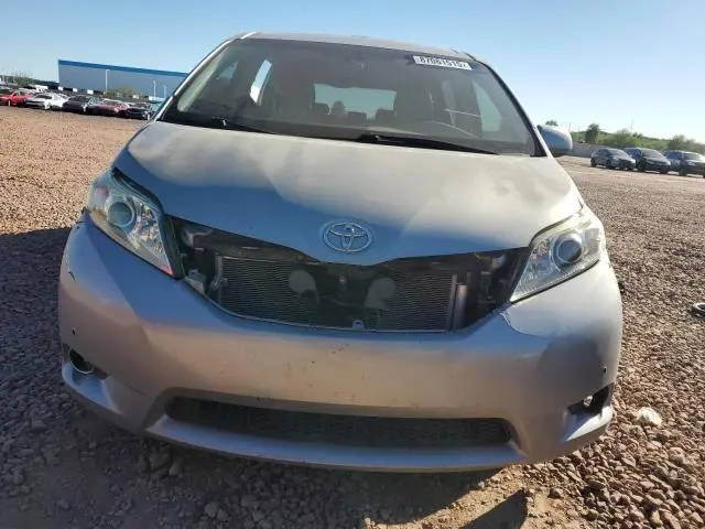 2012 TOYOTA SIENNA XLE