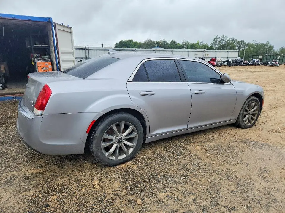 2015 CHRYSLER 300 LIMITED  