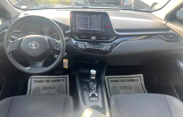 2020 TOYOTA C-HR XLE  