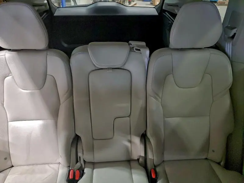 2020 VOLVO XC90 T6 MOMENTUM  