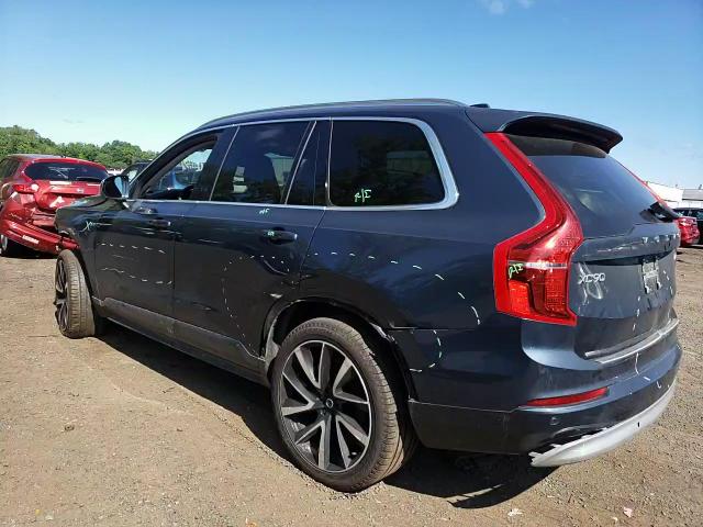 2022 VOLVO XC90 T6 MOMENTUM