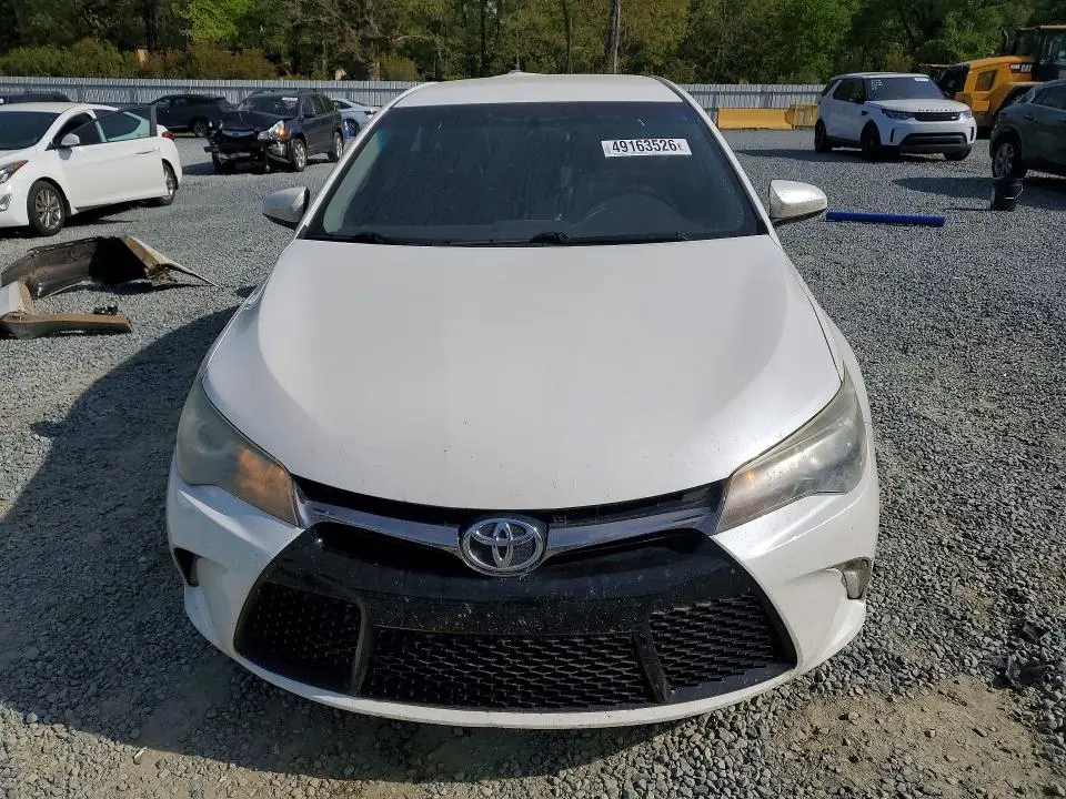 2015 TOYOTA CAMRY SE  