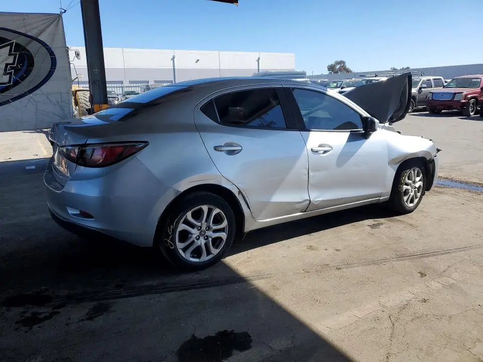 2018 TOYOTA YARIS IA BASE  