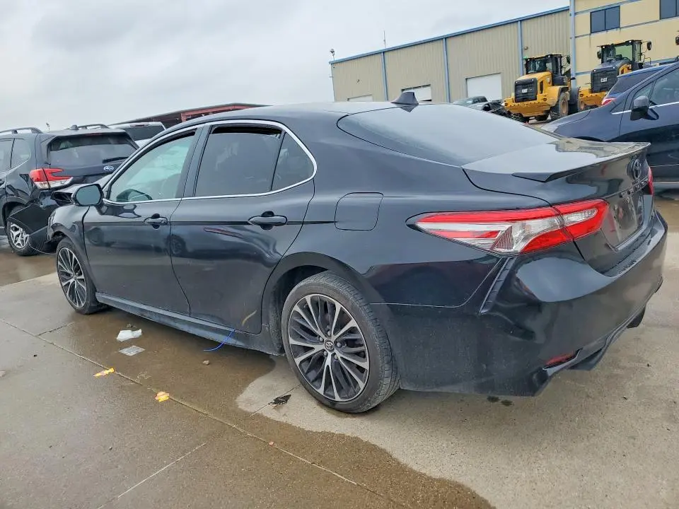 2018 TOYOTA CAMRY SE  