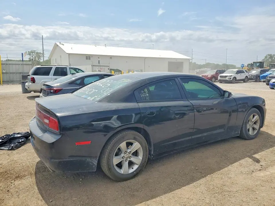 2013 DODGE CHARGER SE  