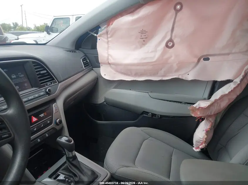 2018 HYUNDAI ELANTRA SE