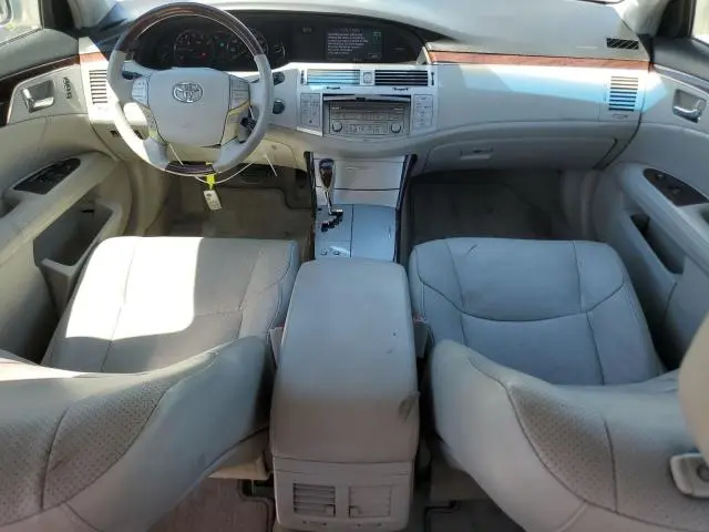 2010 TOYOTA AVALON XL