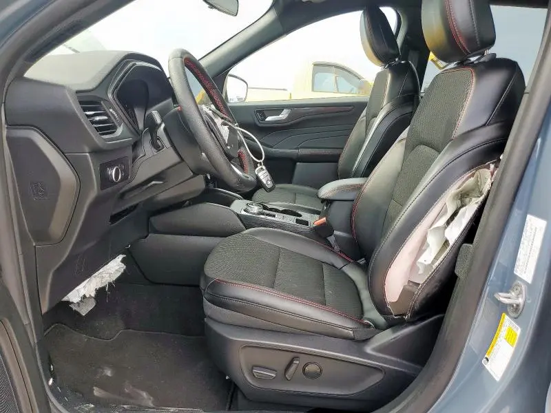 2025 FORD ESCAPE ST LINE  
