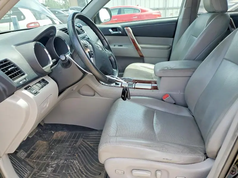 2013 TOYOTA HIGHLANDER LIMITED  