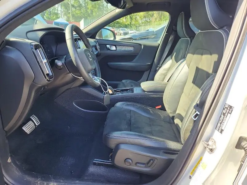 2022 VOLVO XC40 P8 RECHARGE PLUS  