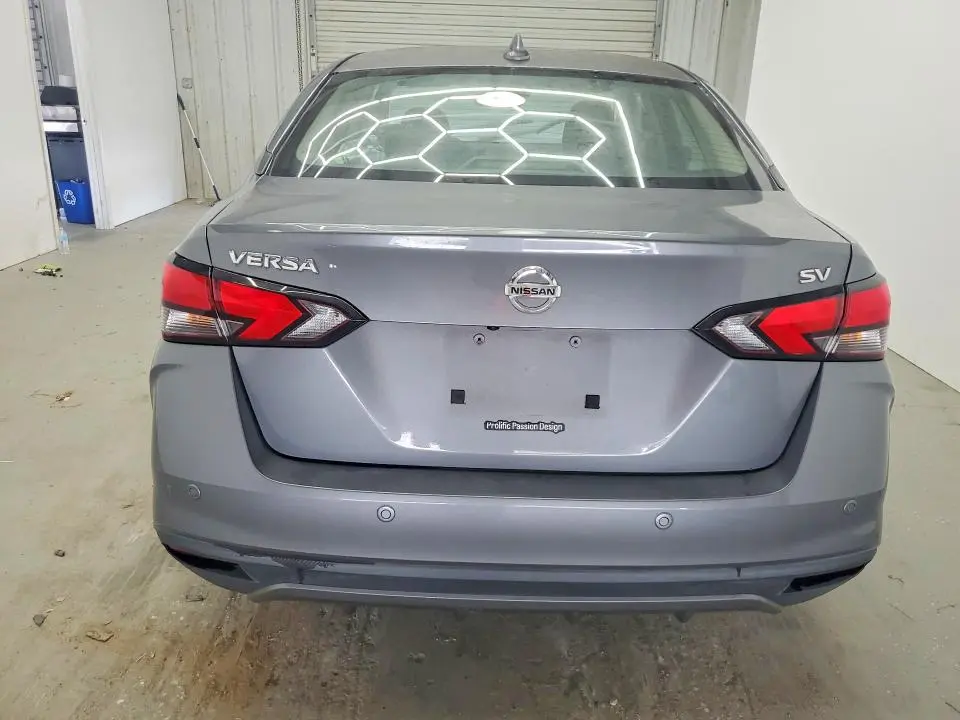 2021 NISSAN VERSA SV  