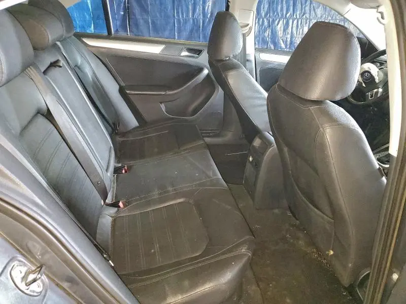 2011 VOLKSWAGEN JETTA SEL  