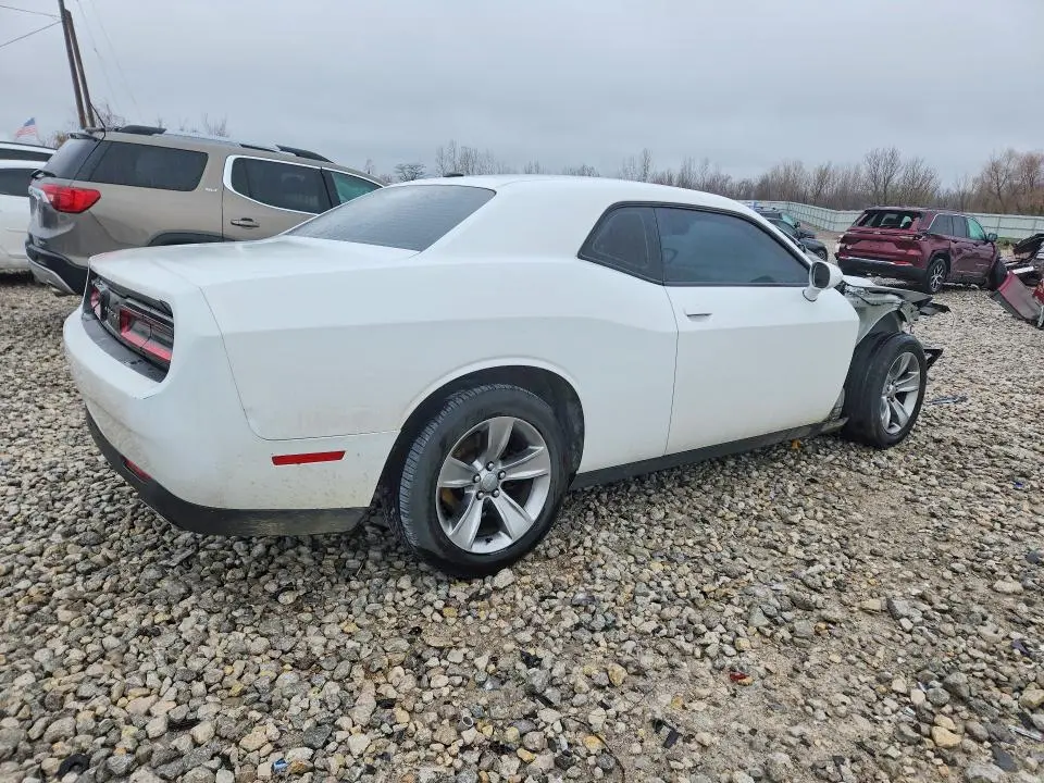 2016 DODGE CHALLENGER SXT  