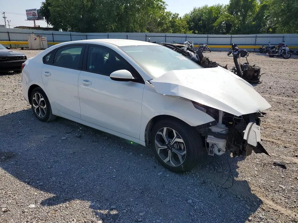 2021 KIA FORTE LXS  
