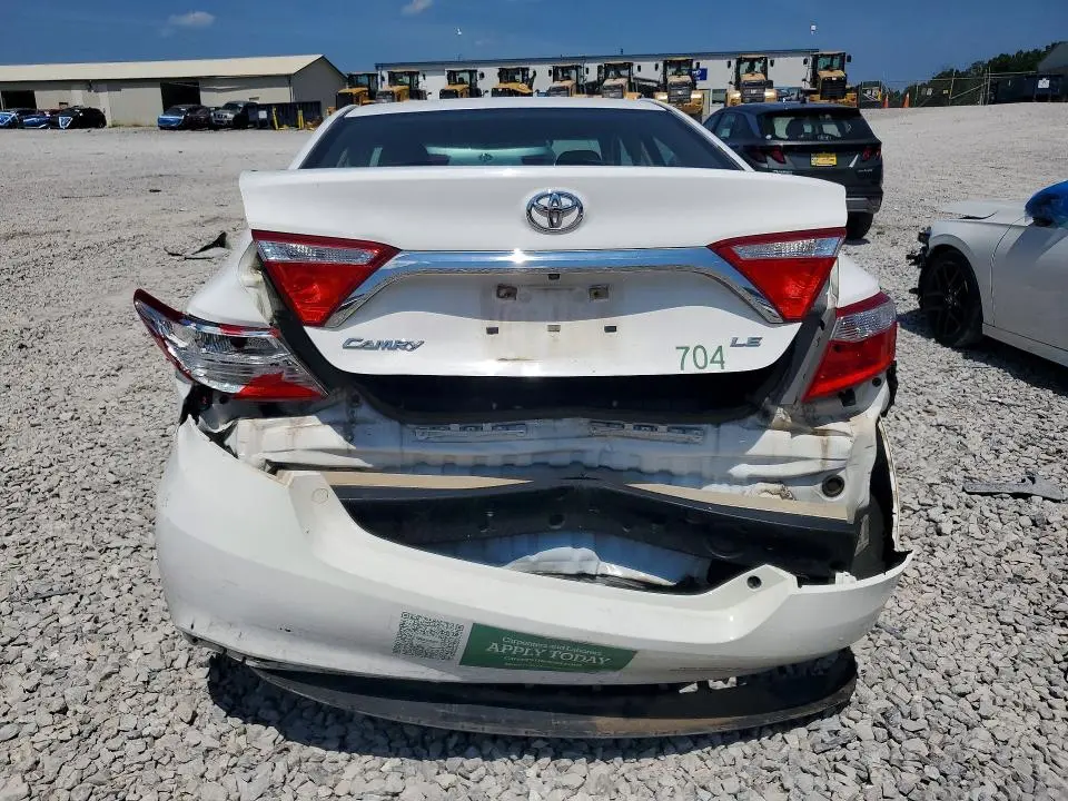 2016 TOYOTA CAMRY LE  