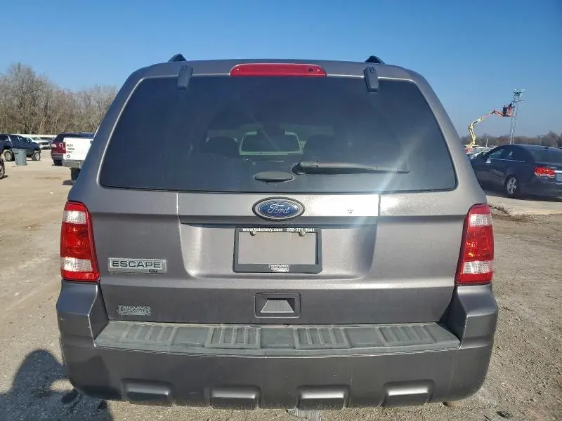 2011 FORD ESCAPE XLT  
