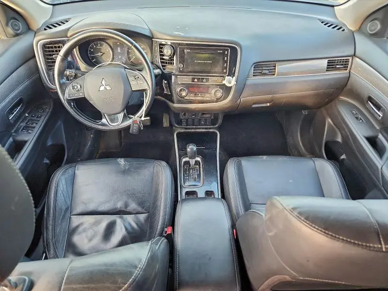 2019 MITSUBISHI OUTLANDER SE  