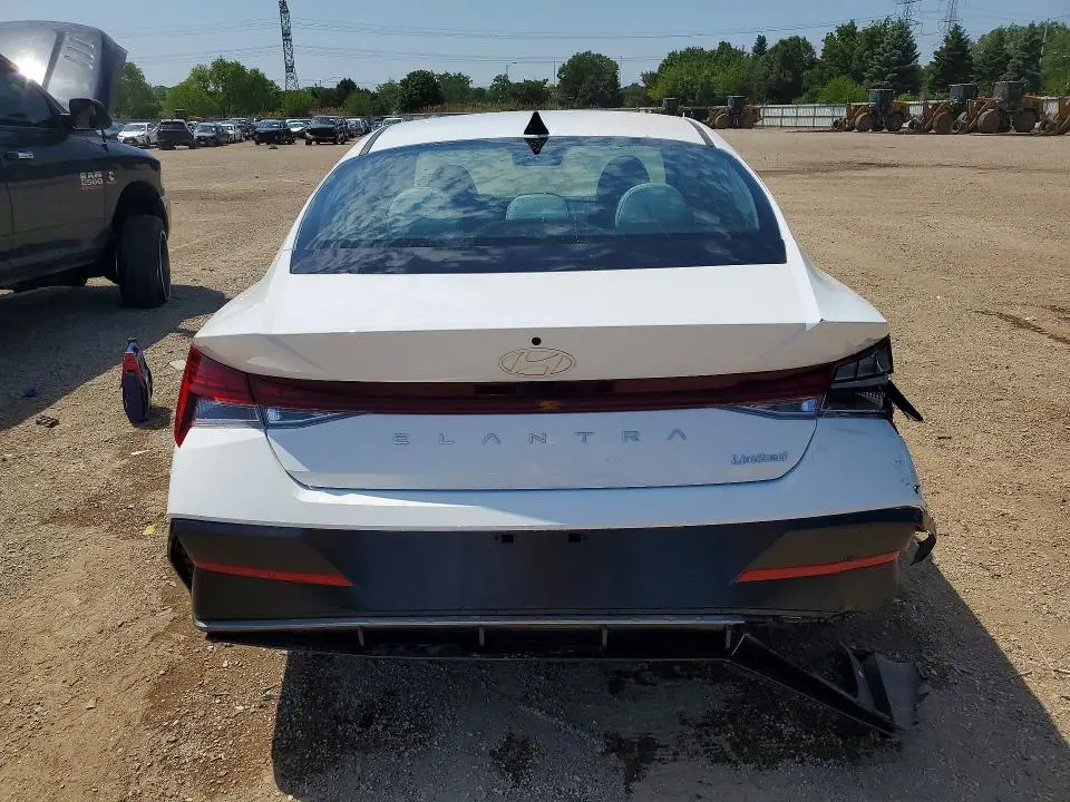 2025 HYUNDAI ELANTRA LIMITED  
