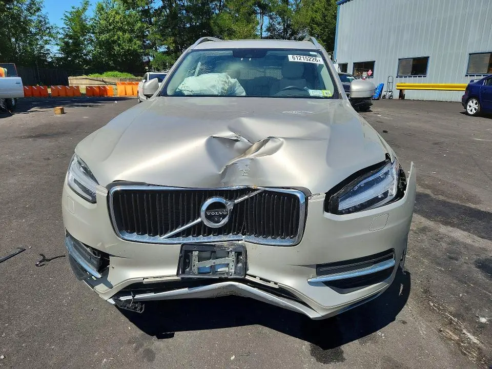 2016 VOLVO XC90 T8  