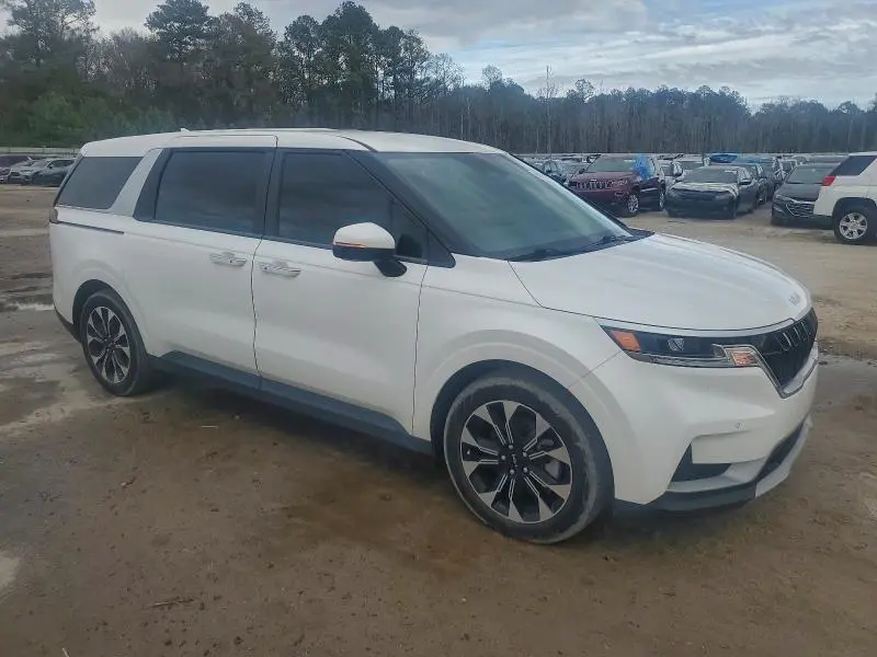 2024 KIA CARNIVAL EX  