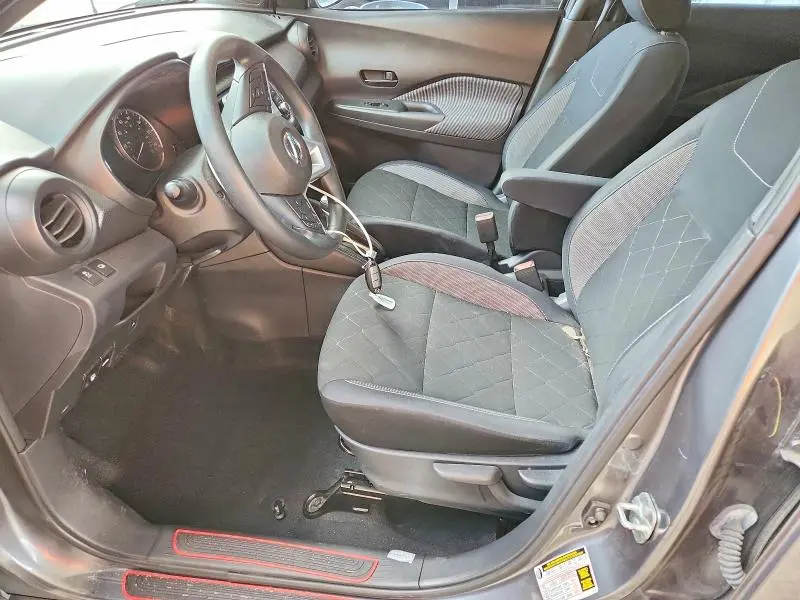 2018 NISSAN KICKS S  