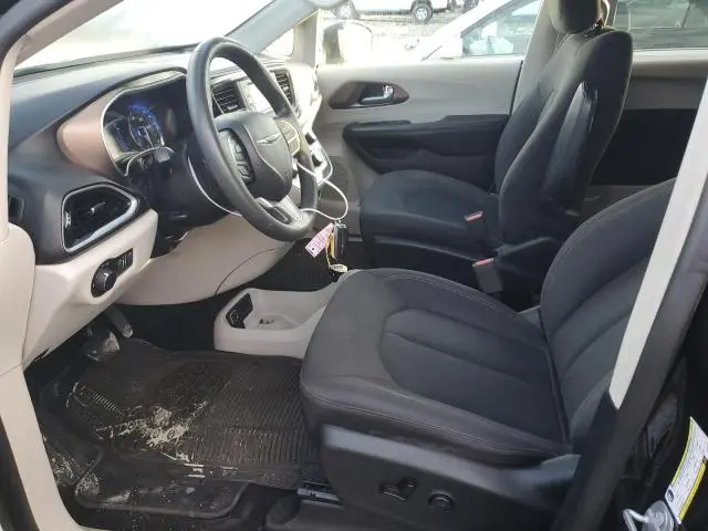 2017 CHRYSLER PACIFICA LX  