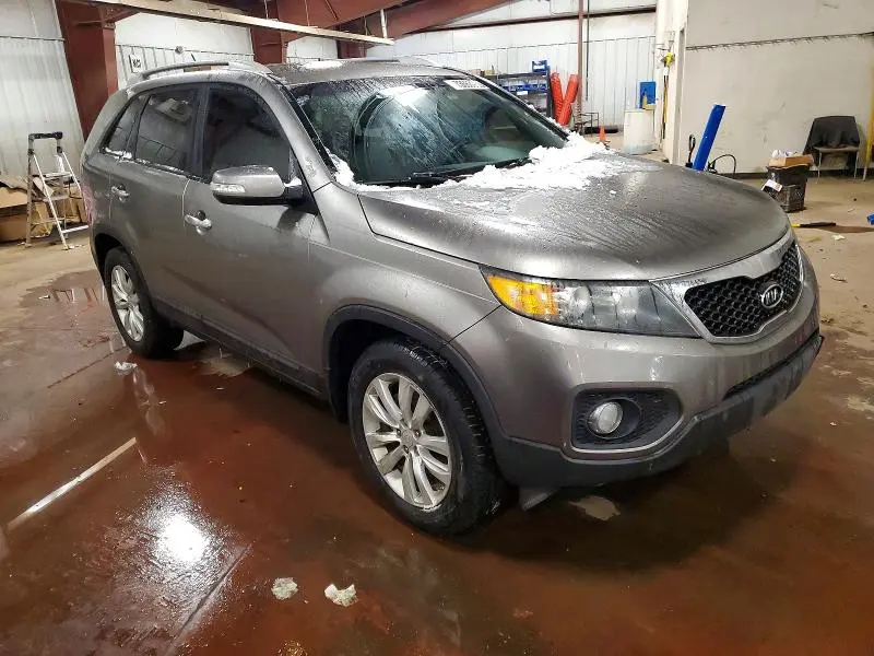2011 KIA SORENTO BASE  