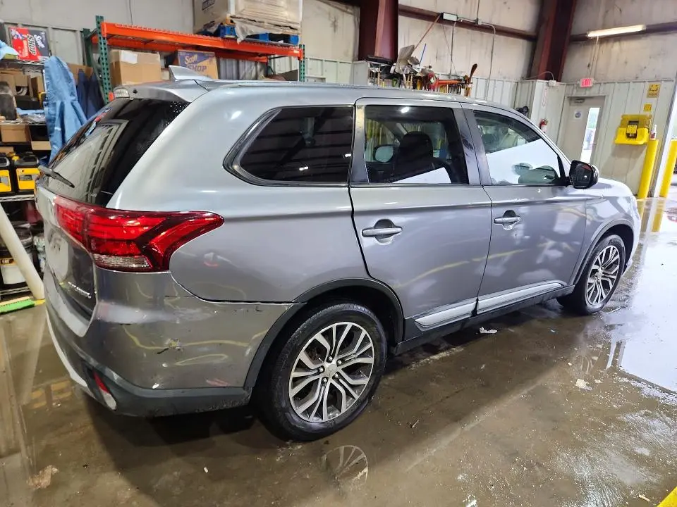 2018 MITSUBISHI OUTLANDER SE  
