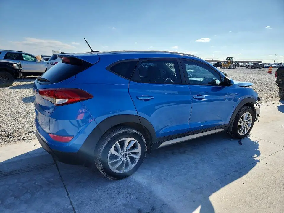 2017 HYUNDAI TUCSON SE  
