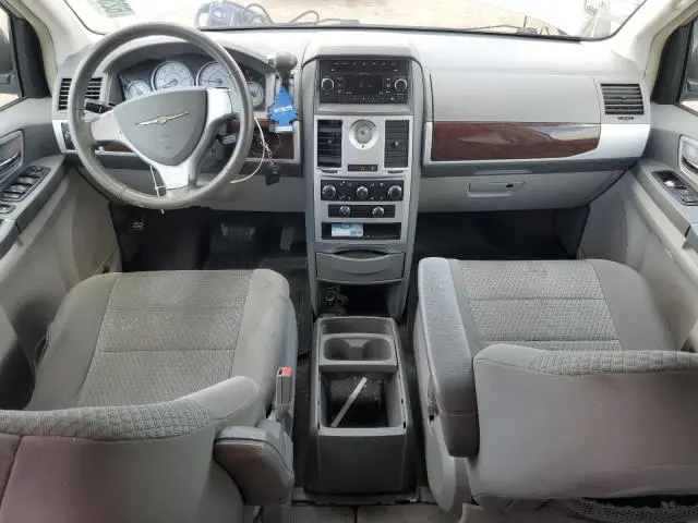 2010 CHRYSLER TOWN & COUNTRY TOURING  