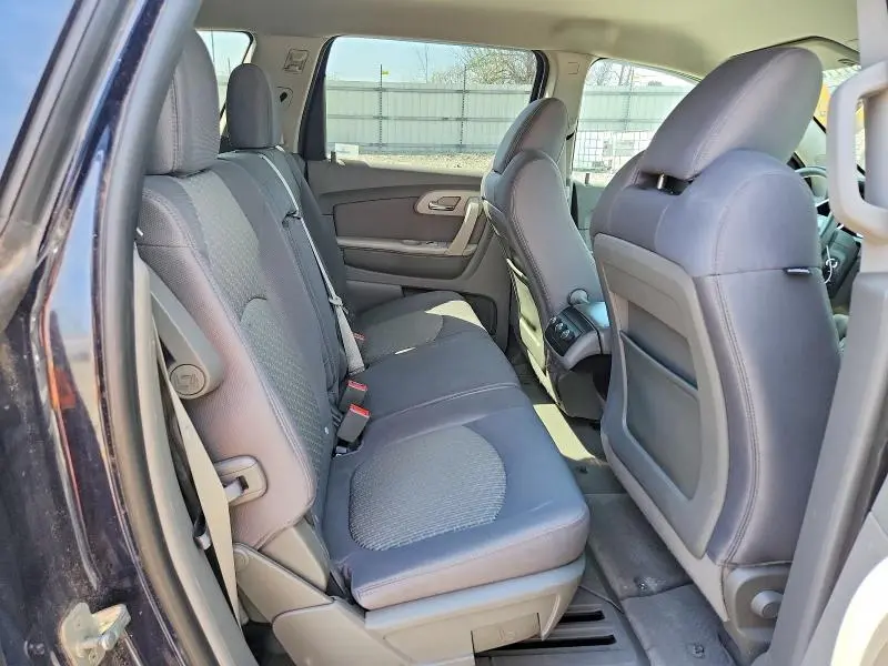 2012 CHEVROLET TRAVERSE LS  