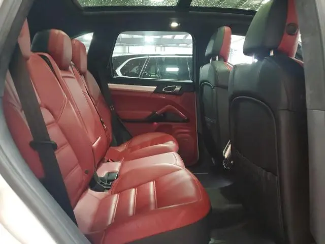 2017 PORSCHE CAYENNE GTS  