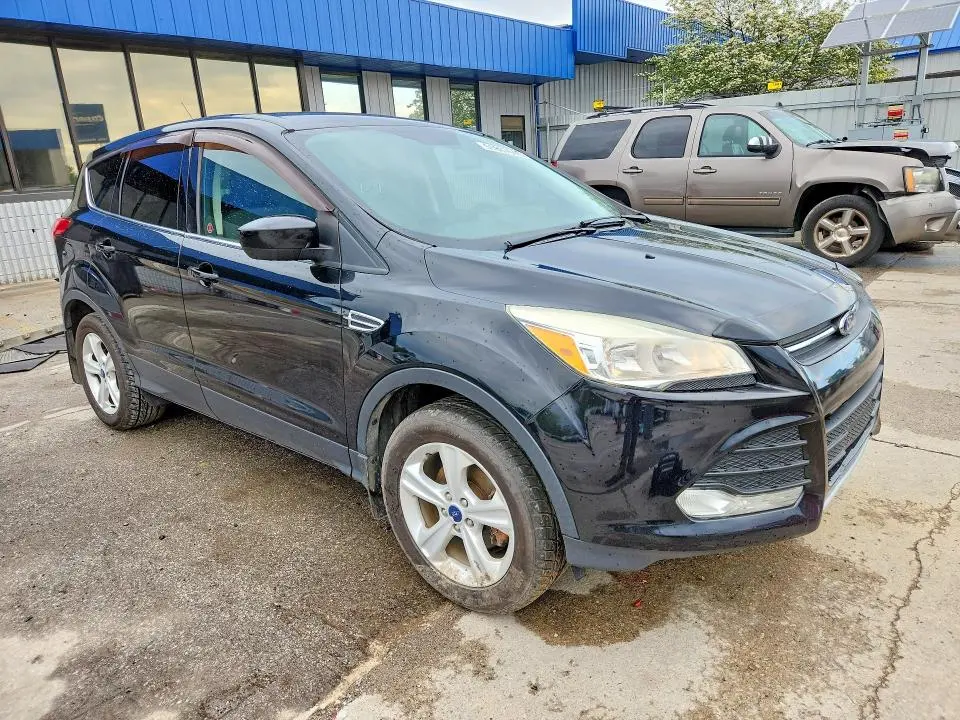 2016 FORD ESCAPE SE  