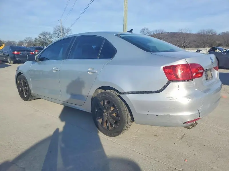 2013 VOLKSWAGEN JETTA SE  