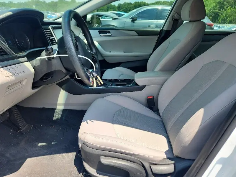 2018 HYUNDAI SONATA SE  