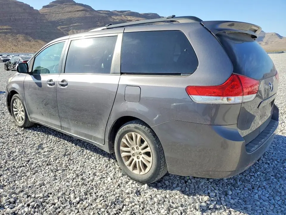 2011 TOYOTA SIENNA XLE 8-PASSENGER  