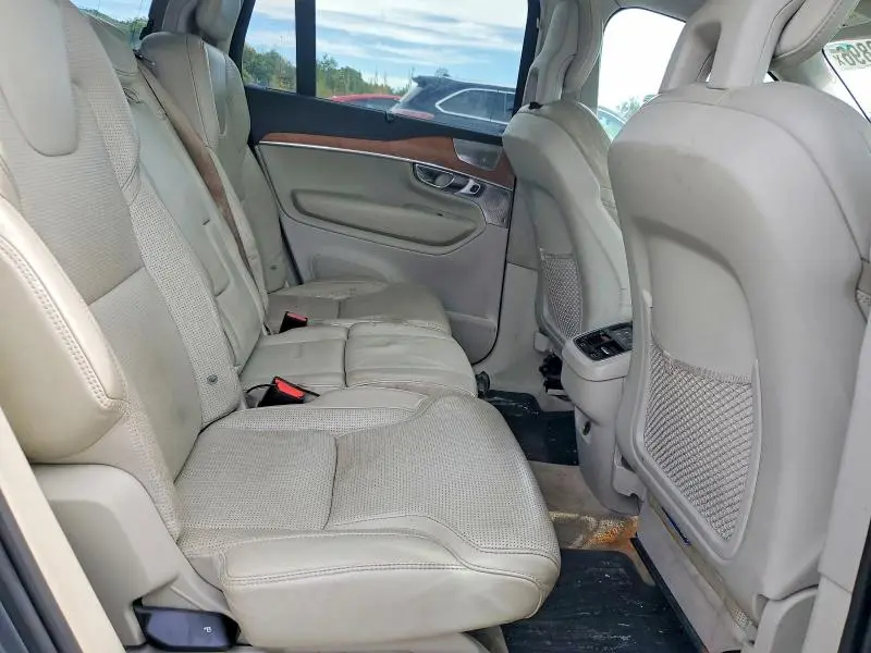 2016 VOLVO XC90 T6  