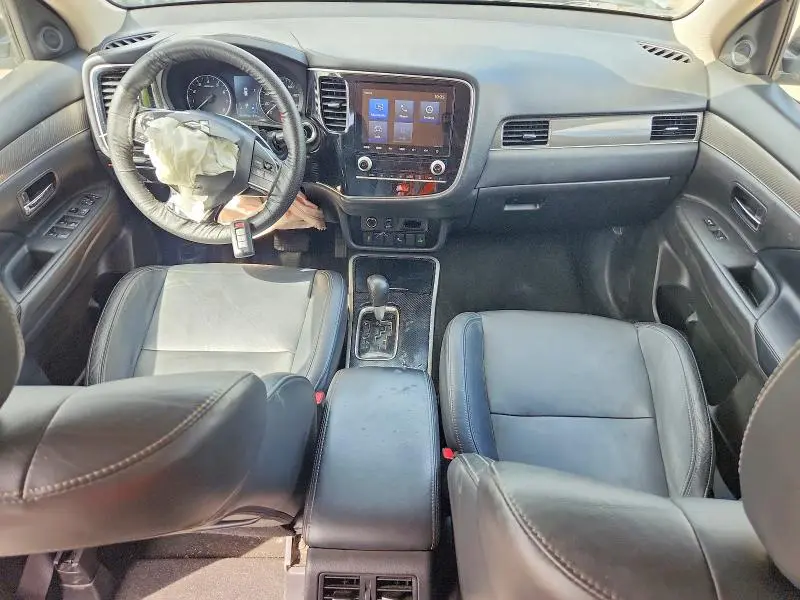 2020 MITSUBISHI OUTLANDER SE  