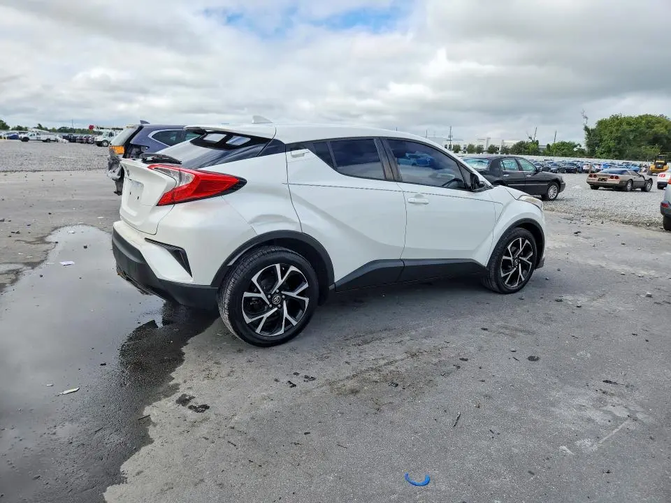 2018 TOYOTA C-HR XLE  