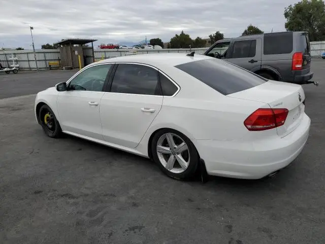 2013 VOLKSWAGEN PASSAT SE  