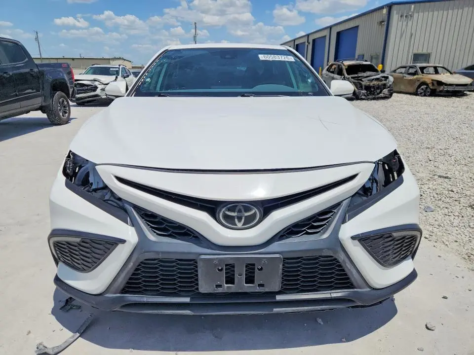 2022 TOYOTA CAMRY SE  