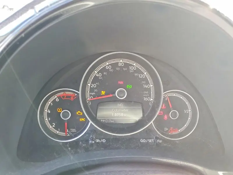 2019 VOLKSWAGEN BEETLE S  