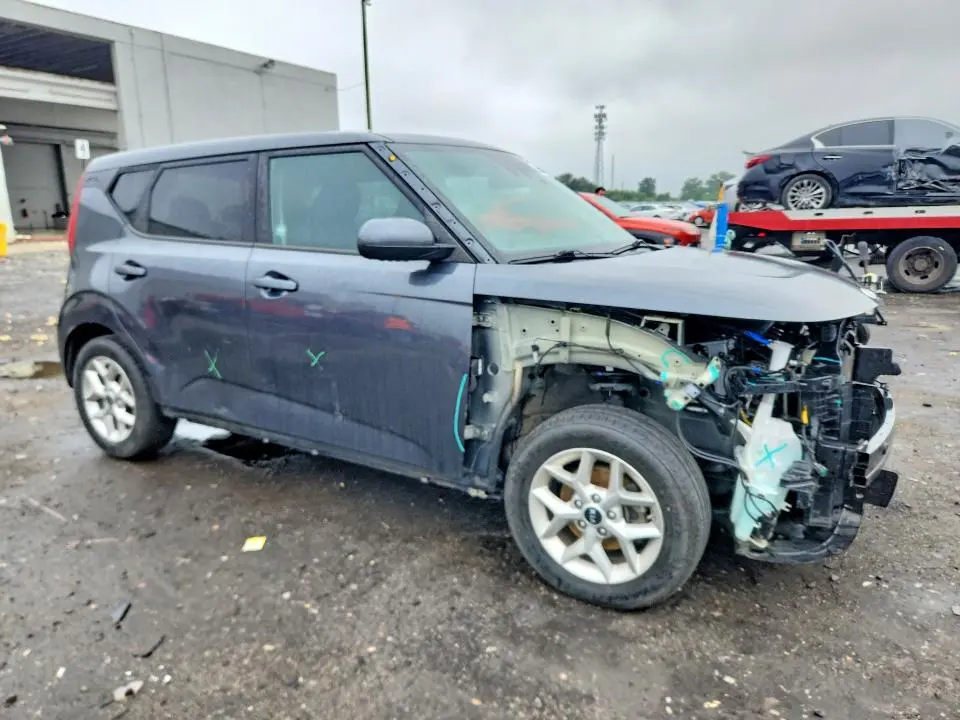 2021 KIA SOUL S  