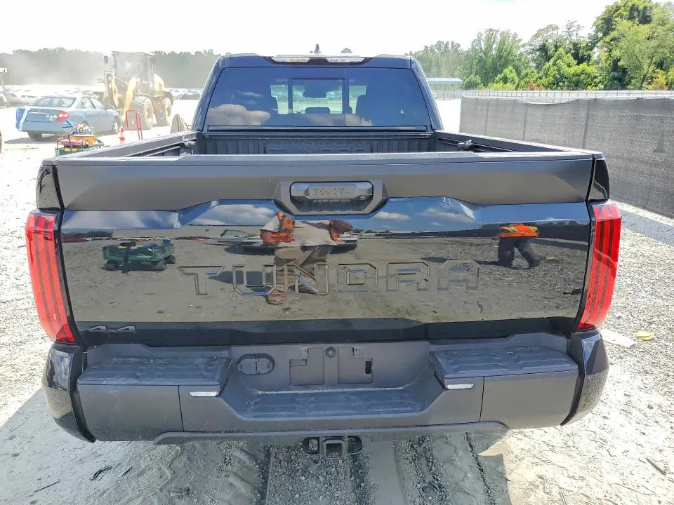 2025 TOYOTA TUNDRA SR  