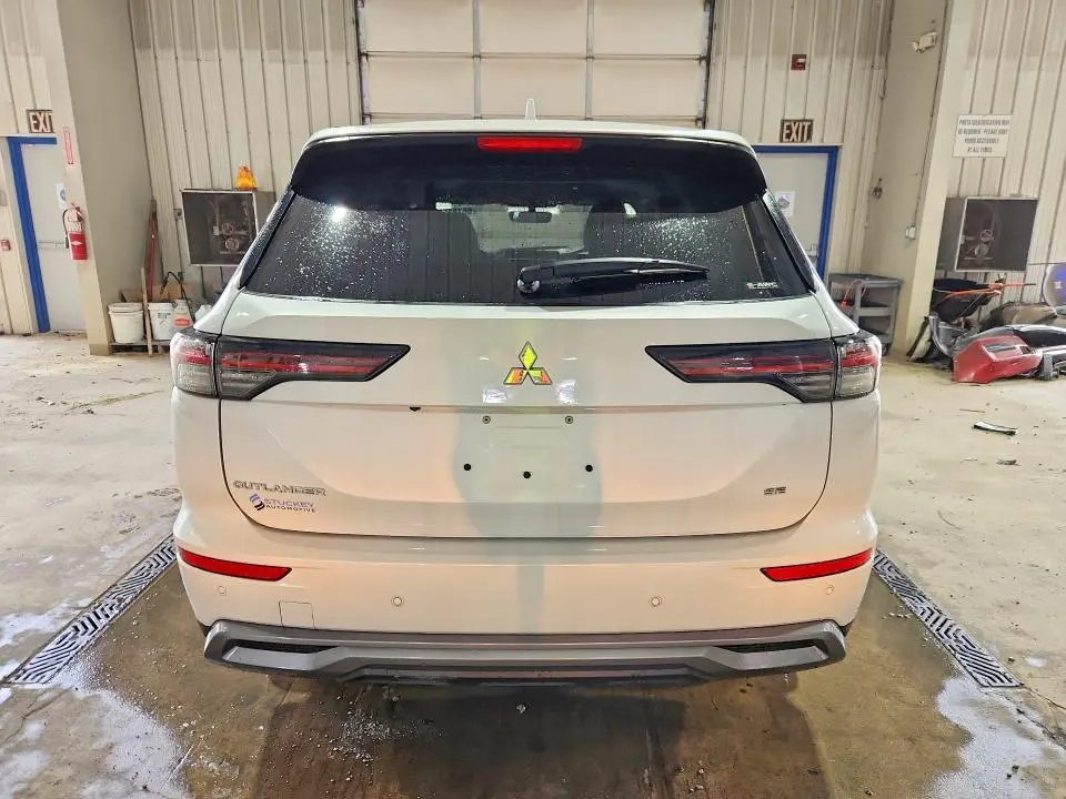 2025 MITSUBISHI OUTLANDER SE  