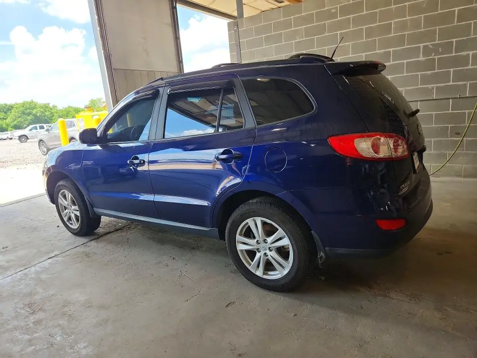 2010 HYUNDAI SANTA FE SE  