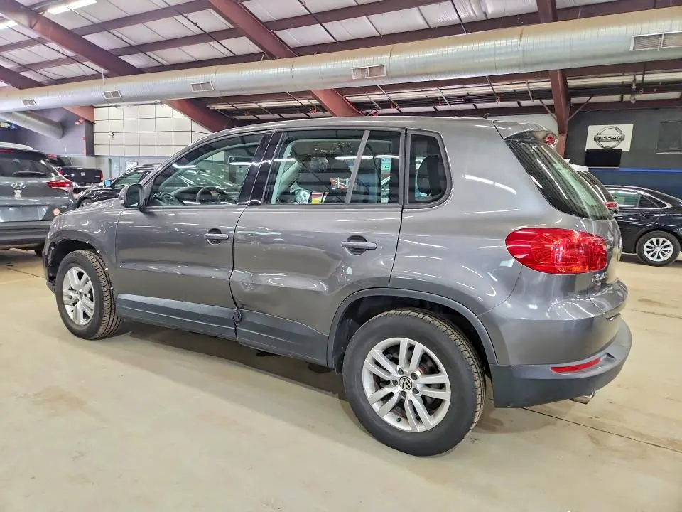 2013 VOLKSWAGEN TIGUAN S  